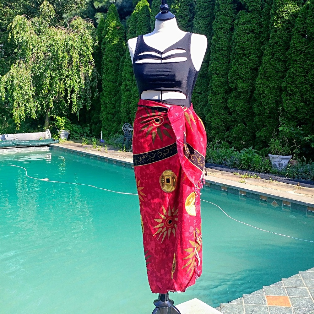 NEW & VINTAGE Burgundy & Gold Tribal Print Sarong